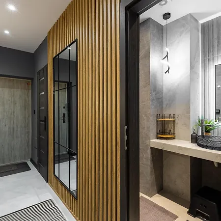 Old Town Urban Loft - With Parking Апартаменти Братислава