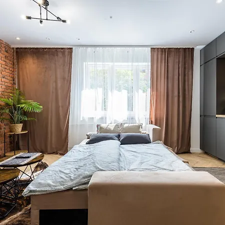 Old Town Urban Loft - With Parking Апартаменти *