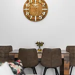 Old Town Urban Loft - With Parking Apartmán